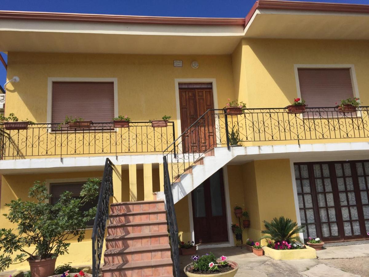 B&B Anna Piscinas Εξωτερικό φωτογραφία