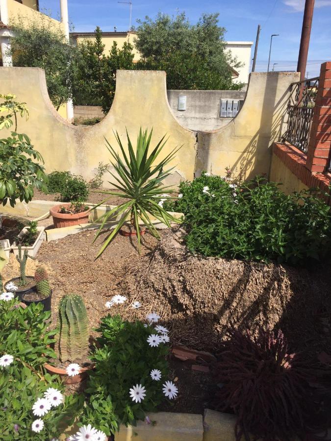 B&B Anna Piscinas Εξωτερικό φωτογραφία