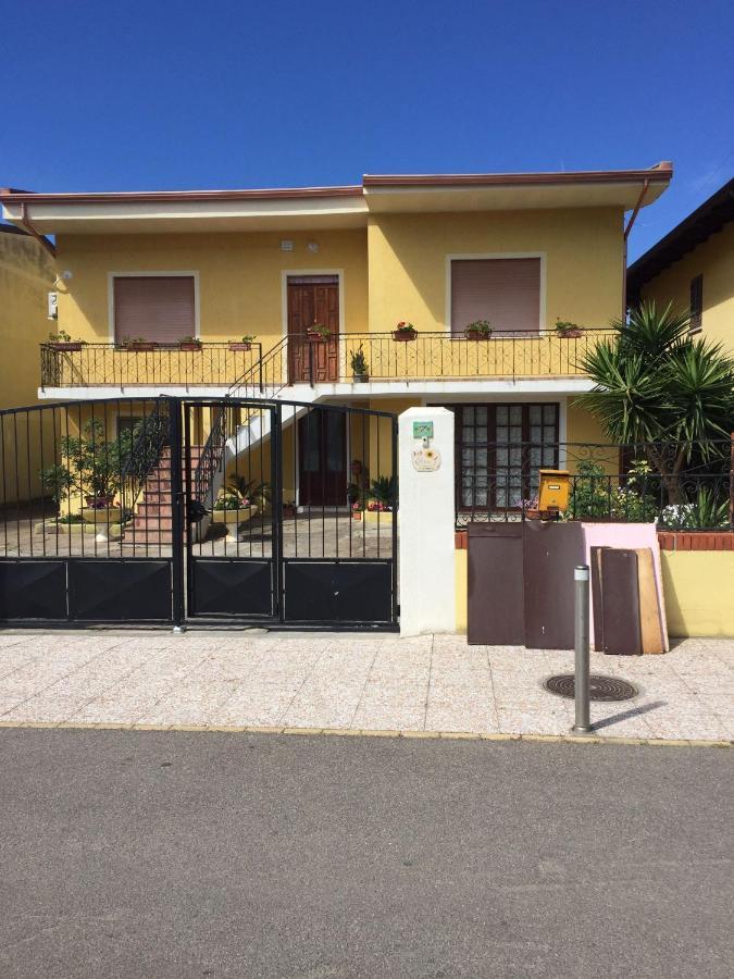 B&B Anna Piscinas Εξωτερικό φωτογραφία